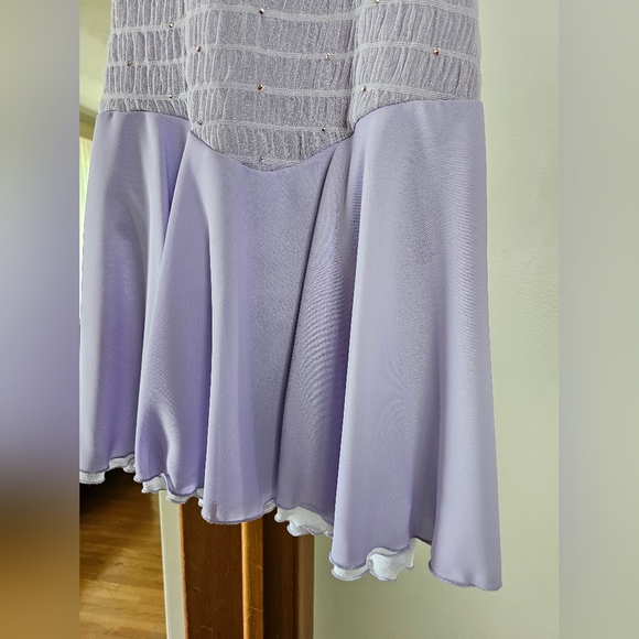 Beautiful Lilac Purple Rhinestoned Figure Skating Dress 💜⛸️✨️🌟 - Picture 6 of 8